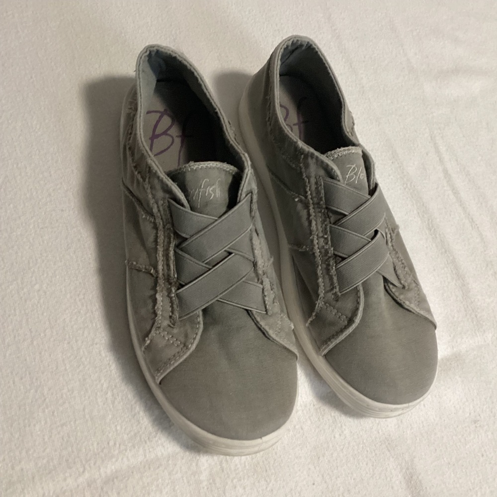 Blowfish Malibu Grey Canvas Slip On Sneakers Distressed Raw Edge Women Size 7
